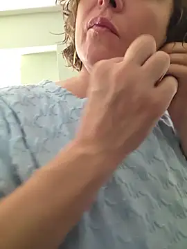 julimonroe online show from June 18, 4:01 pm