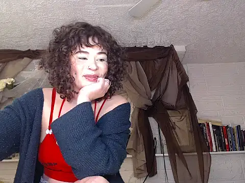 Snapshot of MaxiMillz chatting on October 3, 1:22 am MaxiMillz online show from October 3, 1:22 am