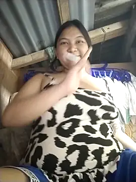 milkytitsmom4u online show from March 18, 6:13 pm