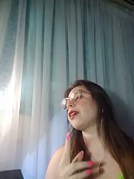 lorenitabella online show from June 17, 8:43 pm