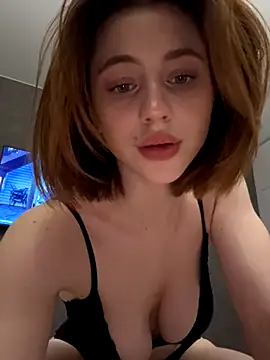 Snapshot of Camilla_Railian chatting on October 17, 2:59 am Camilla Railian online show from October 17, 2:59 am