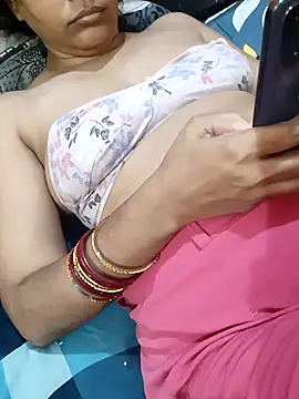 Snapshot of Diya_143 chatting on September 23, 7:45 pm Diya 143 online show from September 23, 7:45 pm