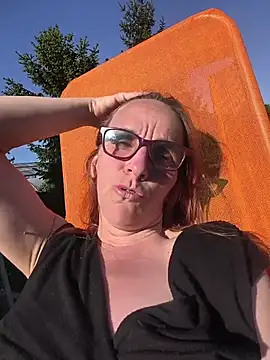 Dettybitch40 online show from May 3, 3:15 pm