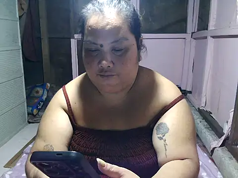 Snapshot of xxbigboootyxx chatting on September 15, 12:24 pm xxbigboootyxx online show from September 15, 12:24 pm