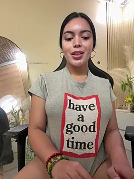 TS-SimplyTheBest online show from February 19, 9:31 am