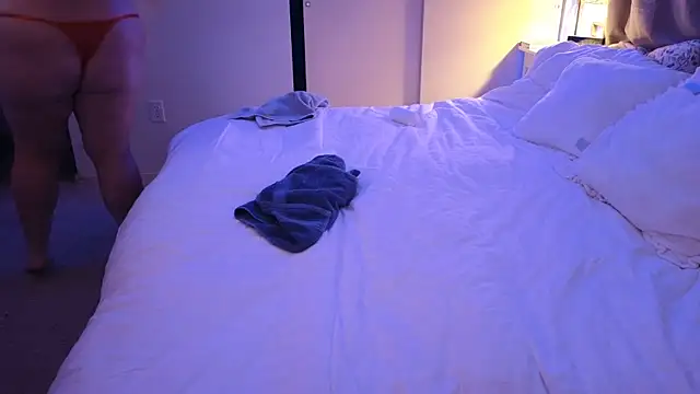 JESS LOVES online show from February 20, 3:49 am