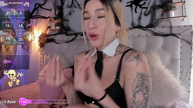 Atenea Klett  online show from October 21, 2:43 pm