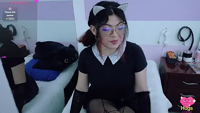 Snapshot of Catwhite_ chatting on October 16, 6:21 pm Catwhite online show from October 16, 6:21 pm