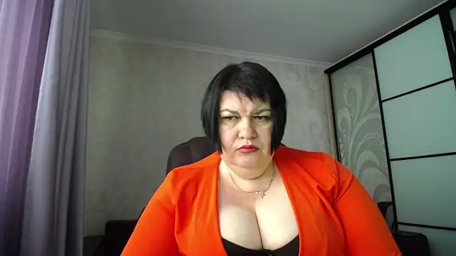 JuicyLady Di online show from September 10, 4:56 am