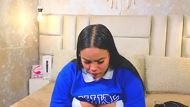EmilyQueen3x online show from April 29, 12:52 pm