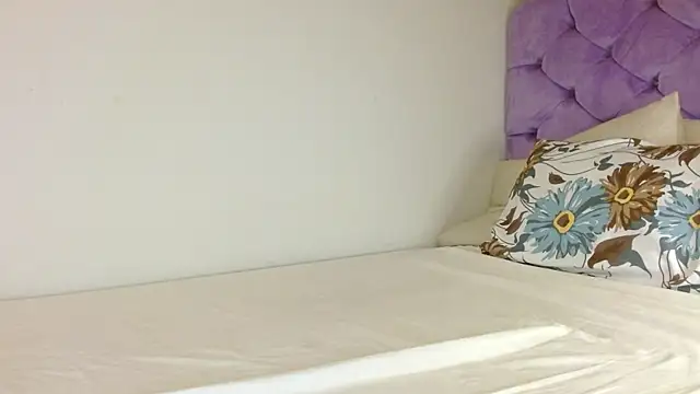 kiarablue online show from June 25, 12:54 am