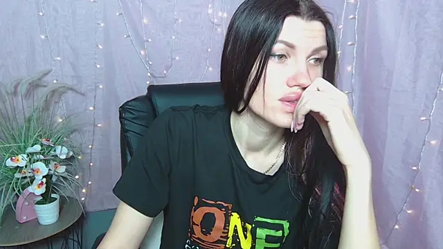MilaLoona online show from April 23, 5:59 am