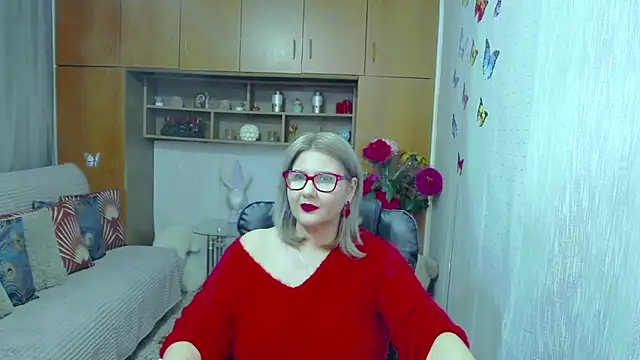 LucilleFenlys online show from October 21, 11:20 pm