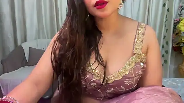 Snapshot of Mahimagic_doll chatting on September 23, 8:34 am Mahimagic doll online show from September 23, 8:34 am