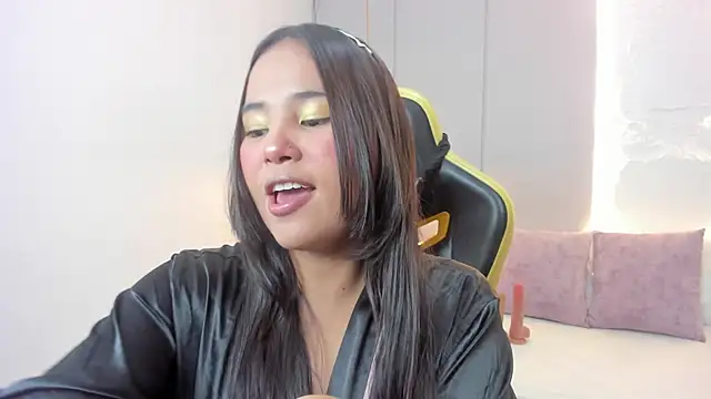 isabella florez online show from May 5, 2:36 am