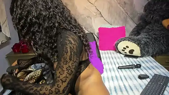 Niyirey1 online show from April 28, 1:04 pm