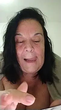 Yaya Mineira online show from June 22, 1:32 am