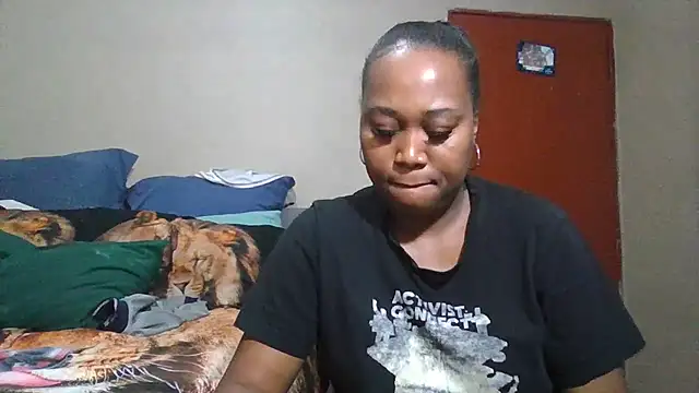 Snapshot of EbonySeductressx chatting on October 16, 5:48 pm EbonySeductressx online show from October 16, 5:48 pm