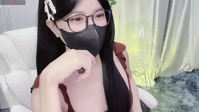 Snapshot of Mya_Lee chatting on September 25, 4:17 pm Mya Lee online show from September 25, 4:17 pm