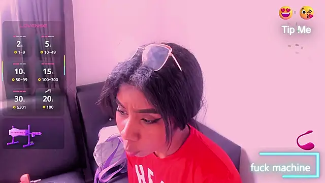 Snapshot of CuteEbony1 chatting on September 29, 5:40 pm CuteEbony1 online show from September 29, 5:40 pm