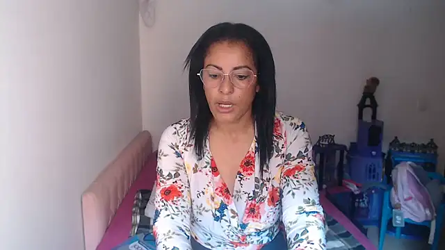 kateleyagrey online show from July 29, 1:11 pm