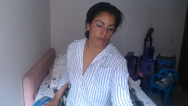 kateleyagrey online show from July 27, 1:19 pm