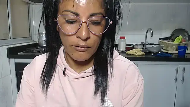 kateleyagrey online show from July 17, 9:07 pm