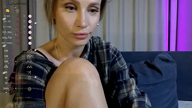Alice Wonders online show from June 28, 8:15 pm