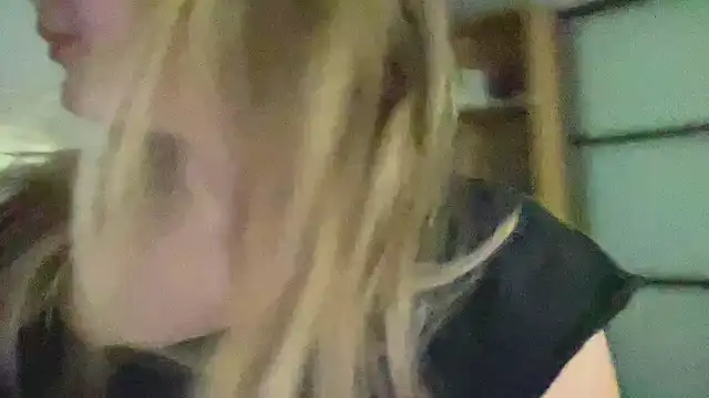Snapshot of CharmingSarah chatting on October 9, 4:11 pm CharmingSarah online show from October 9, 4:11 pm