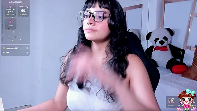 Snapshot of lucyycy chatting on September 15, 6:11 am lucyycy online show from September 15, 6:11 am