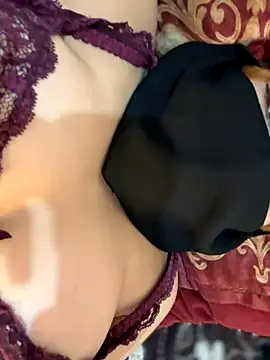 Snapshot of Amber-Queen chatting on October 8, 3:16 pm Amber-Queen online show from October 8, 3:16 pm