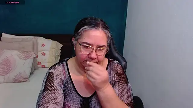 scaelettdubois online show from May 14, 2:39 am