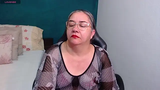 scaelettdubois online show from March 28, 2:55 am