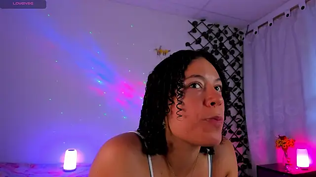 cailynhot online show from June 19, 11:19 pm