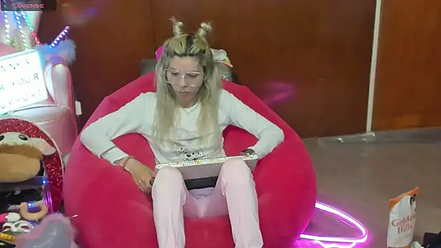 Skinygirl online show from June 16, 12:44 am
