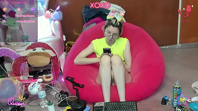 Skinygirl online show from August 1, 1:51 am