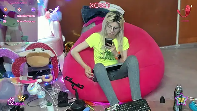 Skinygirl online show from July 31, 1:28 am