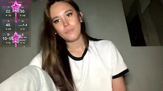 MeganEmmaWilson online show from June 18, 3:28 pm