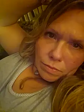 hollyg221 online show from October 6, 4:18 am