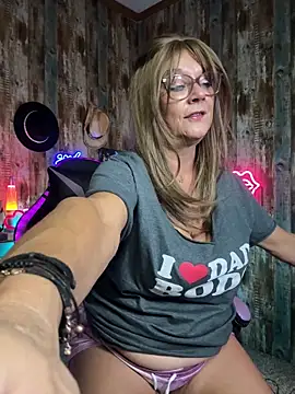 Snapshot of cowgirlc chatting on October 11, 3:00 am cowgirlc online show from October 11, 3:00 am