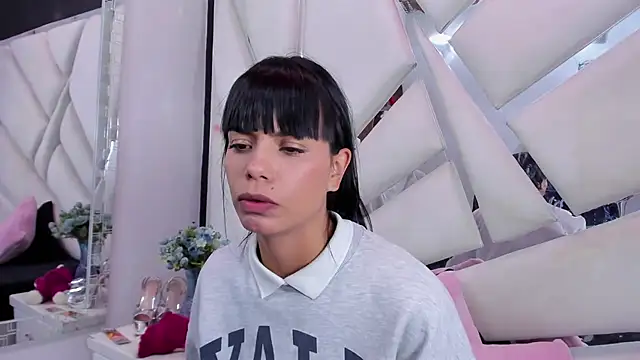 kylie seex online show from July 12, 2:45 am