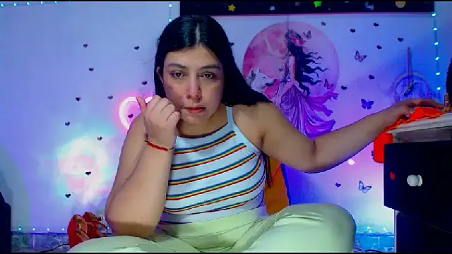 oliviarodriguez2u online show from May 3, 10:13 pm