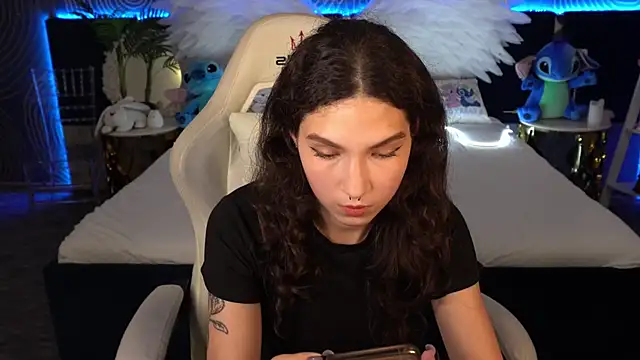 Snapshot of BabyFlowerr chatting on October 10, 6:57 pm BabyFlowerr online show from October 10, 6:57 pm