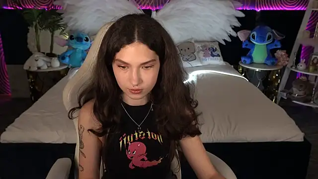 Snapshot of BabyFlowerr chatting on October 5, 6:57 pm BabyFlowerr online show from October 5, 6:57 pm