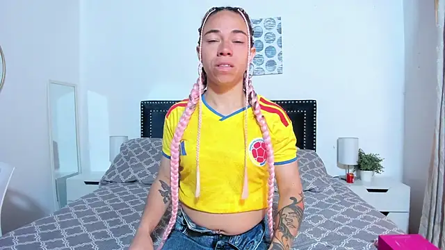 ZulyMichels online show from June 17, 1:01 pm