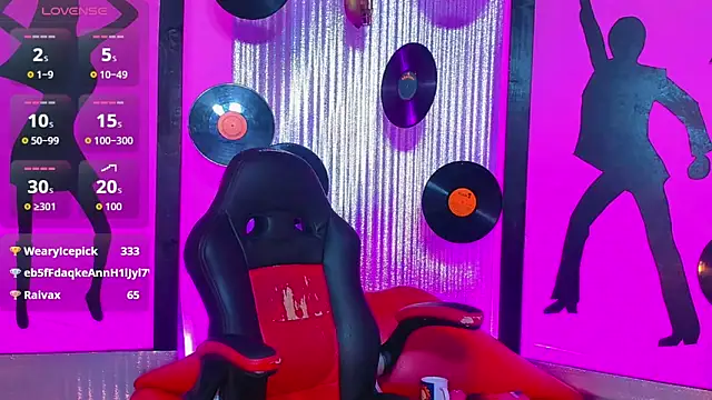 nickyminach  online show from March 14, 9:38 pm