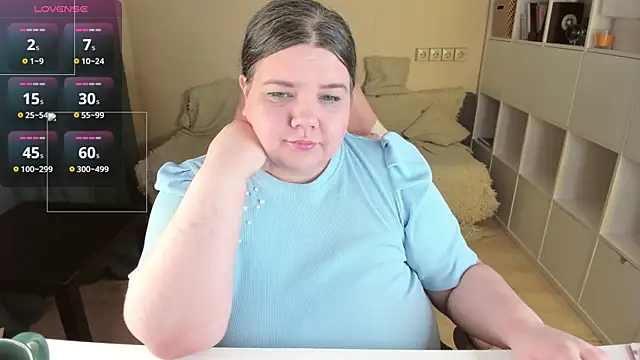PlumPie online show from May 2, 8:01 pm