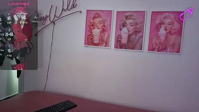 Adele LatinLady online show from December 19, 8:56 pm