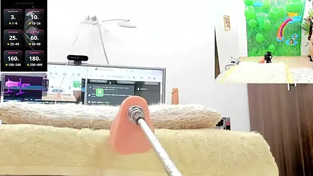 Paulina Davis  online show from March 18, 12:04 am