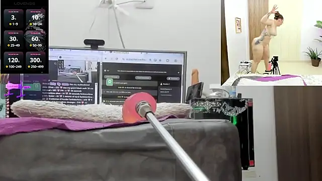Paulina Davis  online show from August 1, 2:35 am